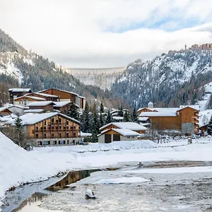 4* Hotel Tetras By Les Etincelles